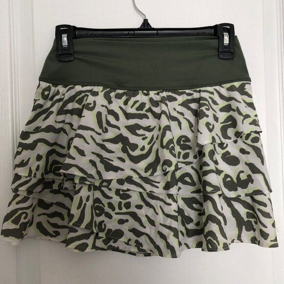 Aerie OFFLINE‎ By Aerie Tiered Athletic Skort Medium Olive Green & White NWT - Picture 2 of 8